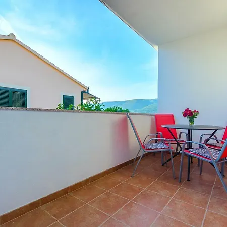 Apartment Ive Trogir Exterior photo